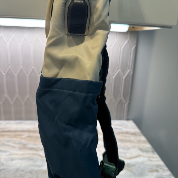 CYUREAY Women's Convertible Daypack Laptop Backpack, Computer Backpack Work Back - Picture 3 of 6